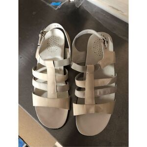 SAS Allegro Strappy Sandals Size 9 M ivory **Looks Brand New***
